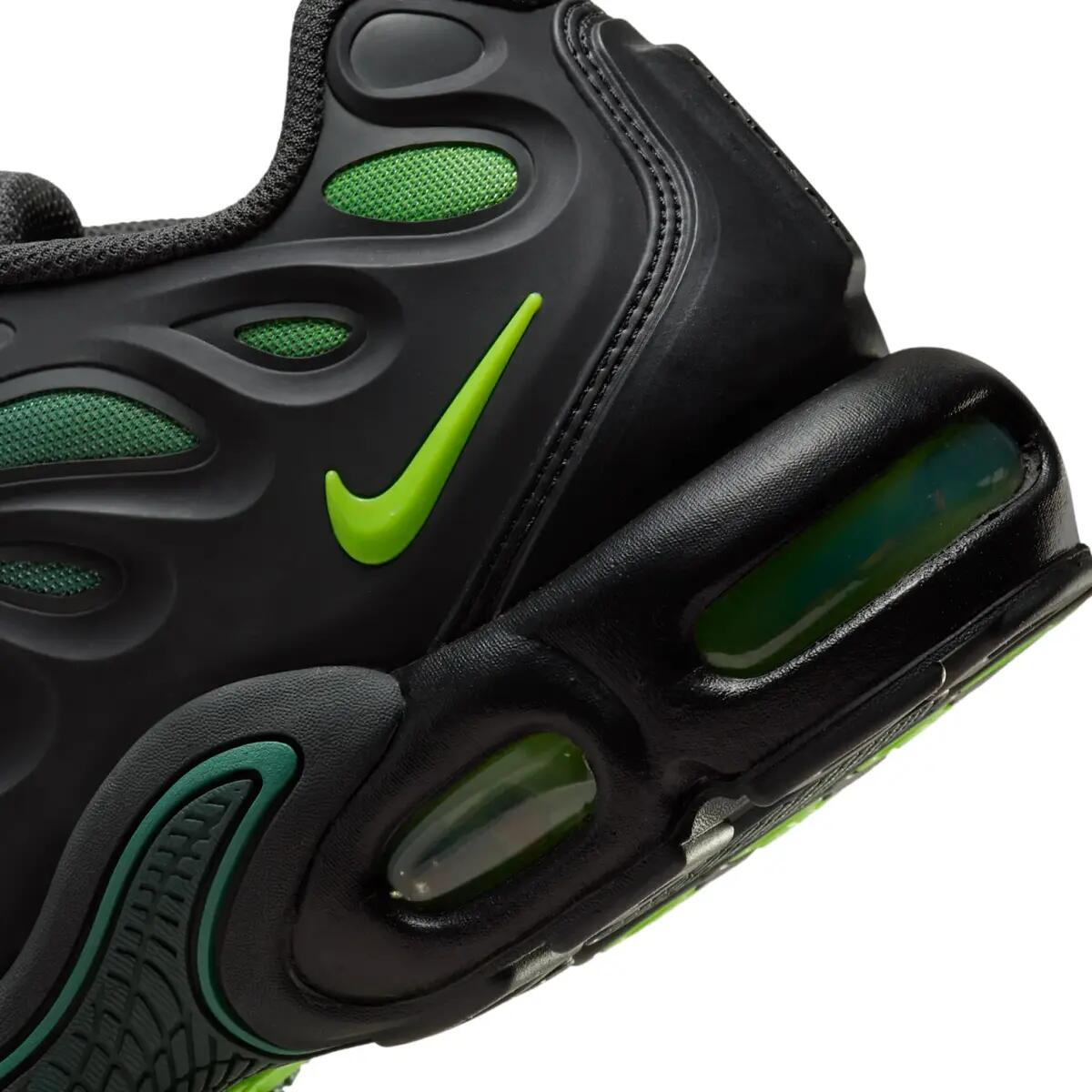 Air Max Plus Drift Black Volt 5/6