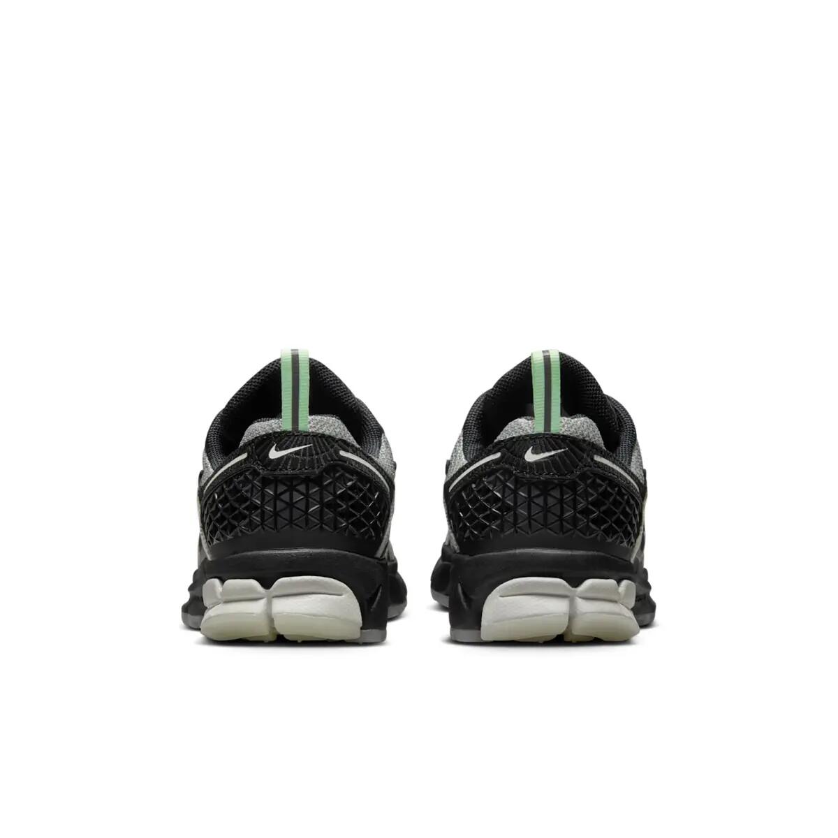Chaussures  Zoom Vomero 5 Spider 5/6