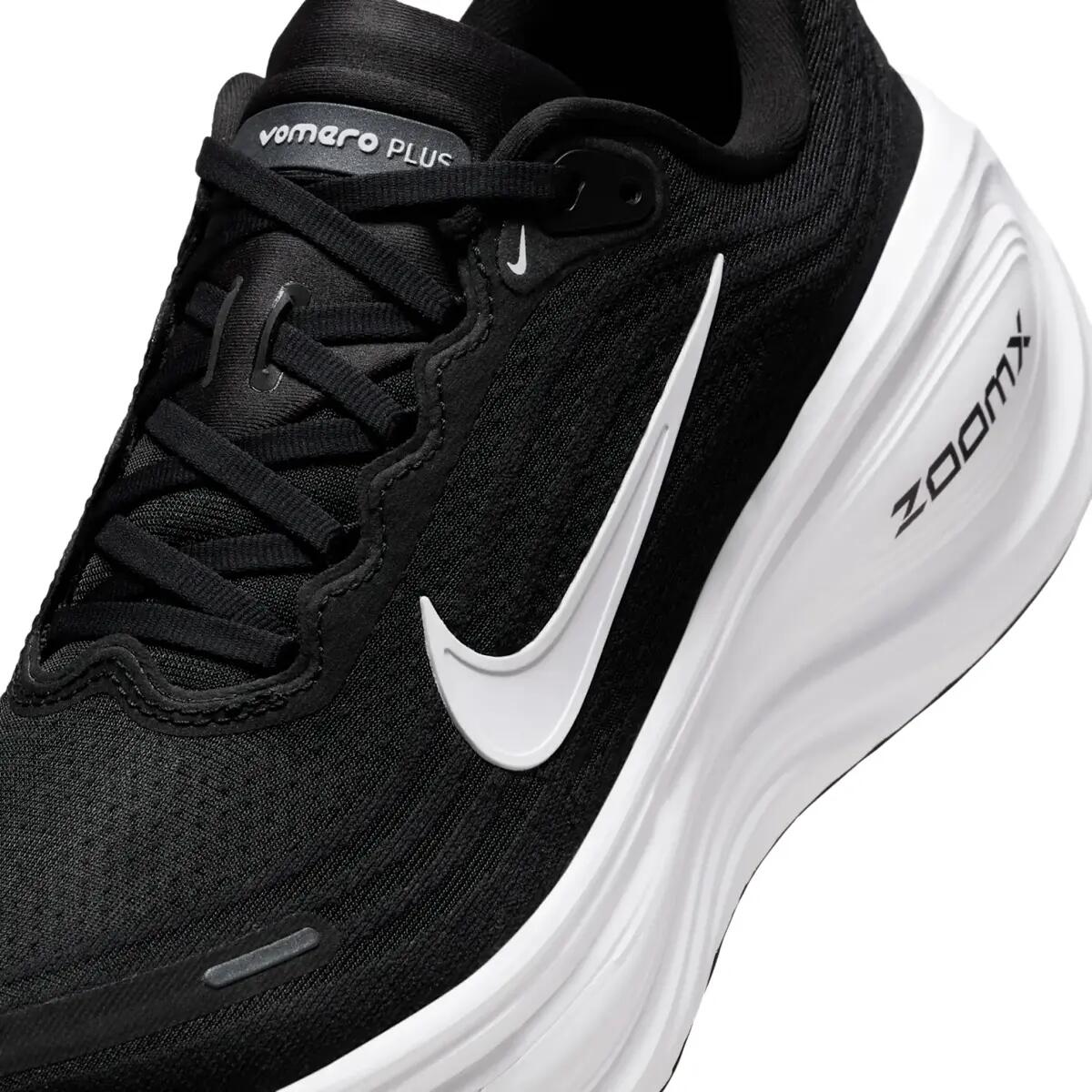 Vomero Plus Black White 6/6