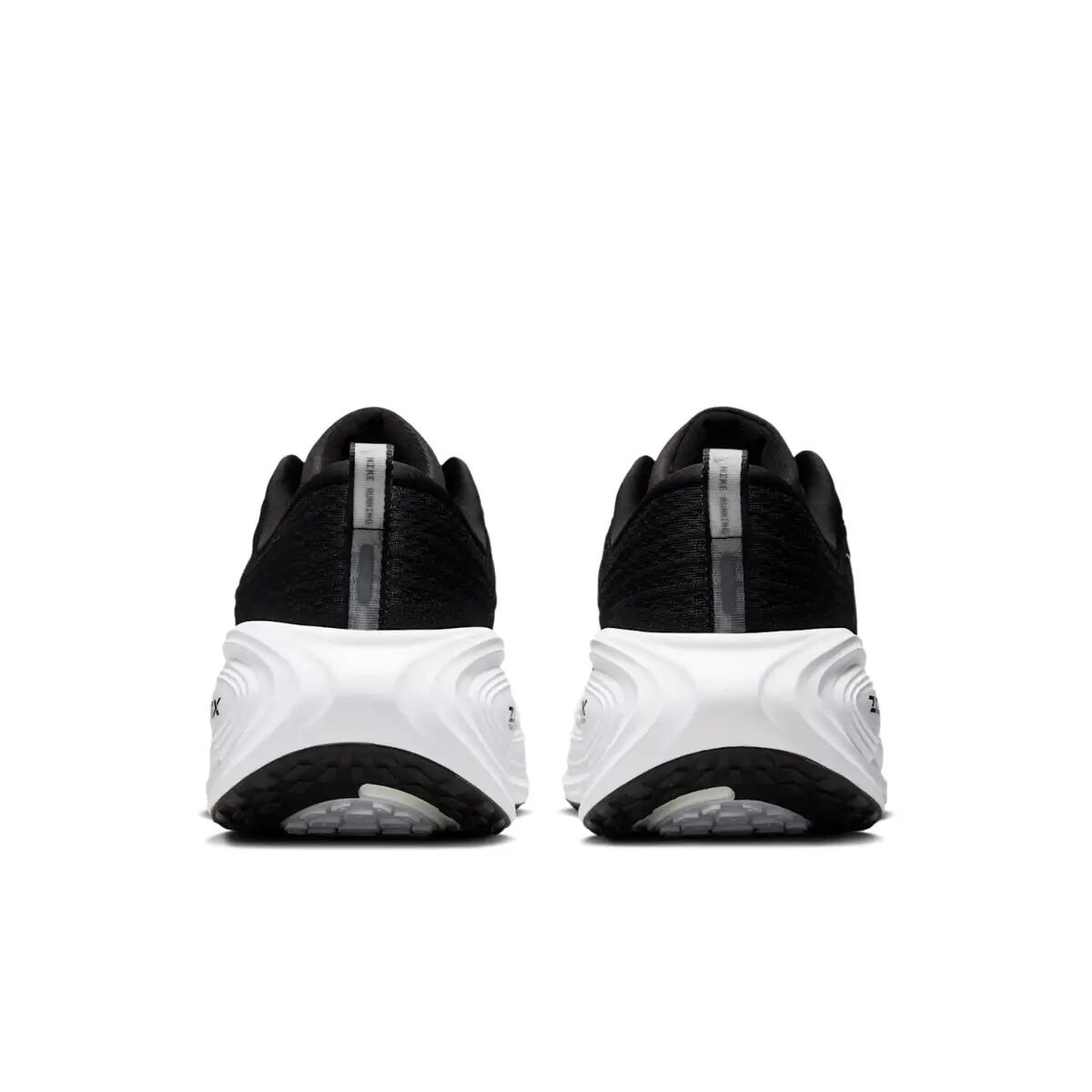 Vomero Plus Black White 5/6