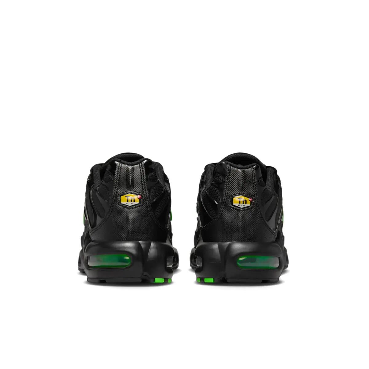 Nike Air Max Plus TN Black Green Strike 5/6