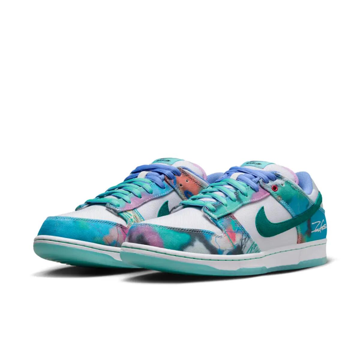 SB Dunk Low Futura Laboratories Bleached Aqua 4/6