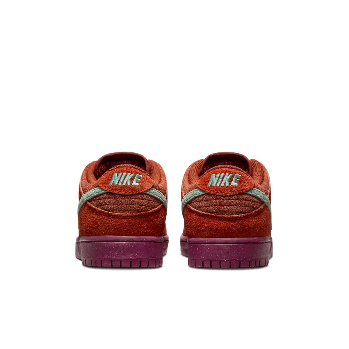 Chaussures  SB Dunk Low Mystic Red 6/6