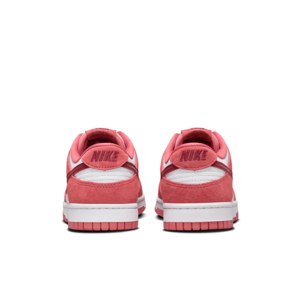 Nike Dunk Low Valentines Day (2024) 6/6