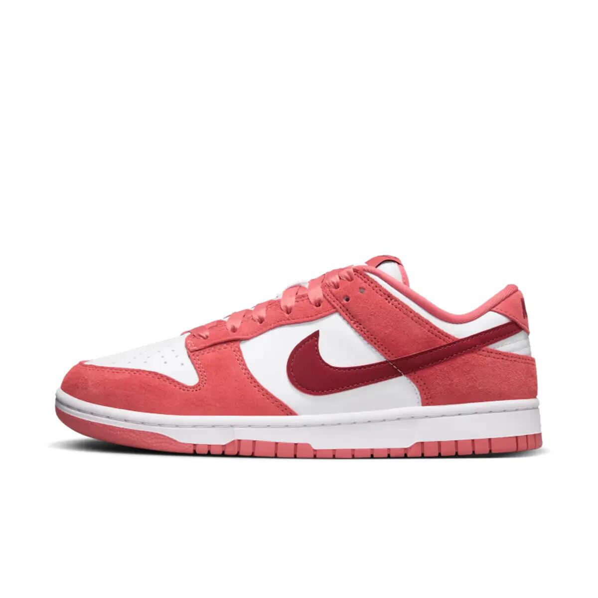 Nike Dunk Low Valentines Day (2024) 3/6