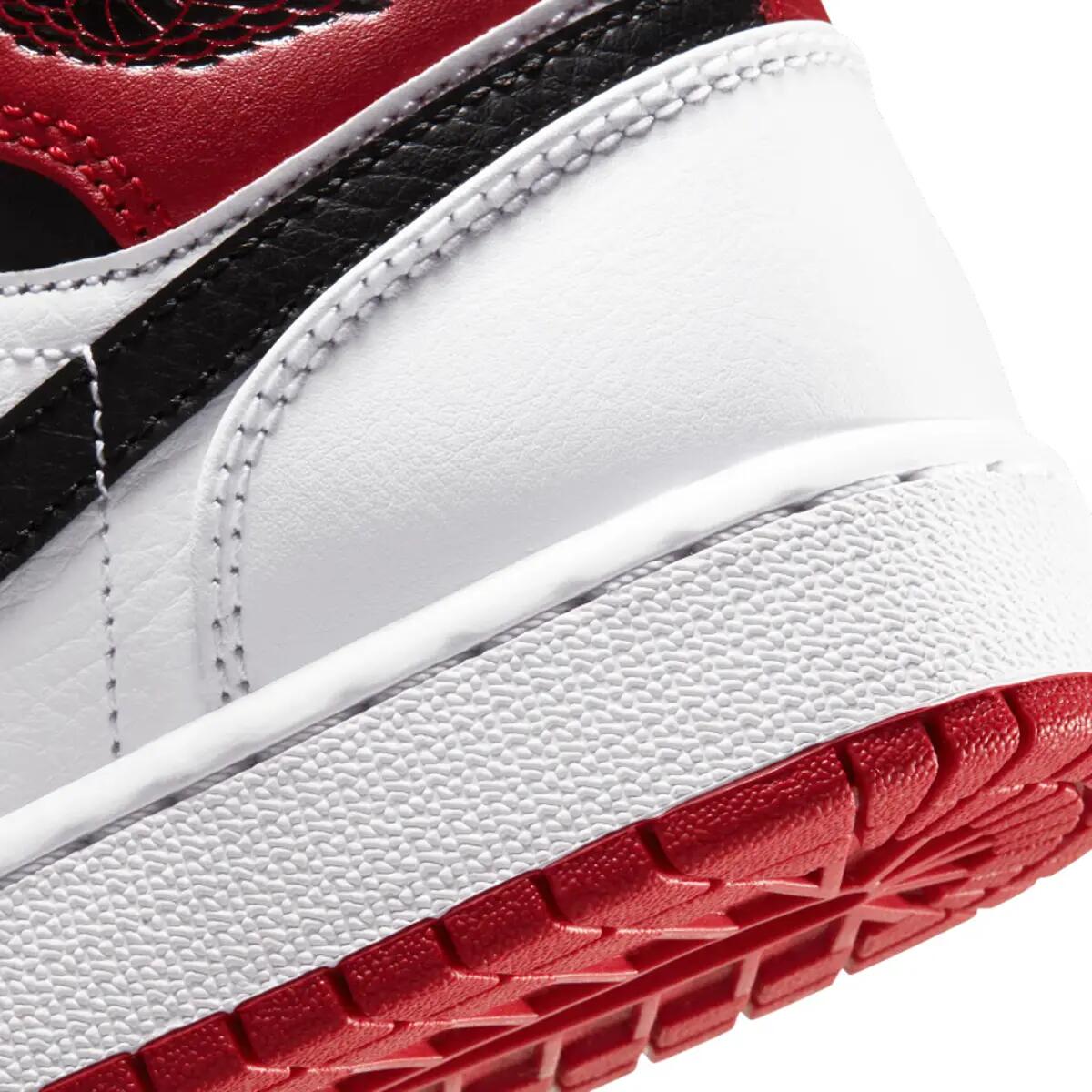 Jordan 1 Mid Chicago (2020) (GS) 6/6