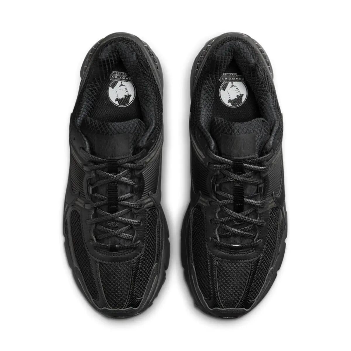 Vomero 5 Triple Black 4/6