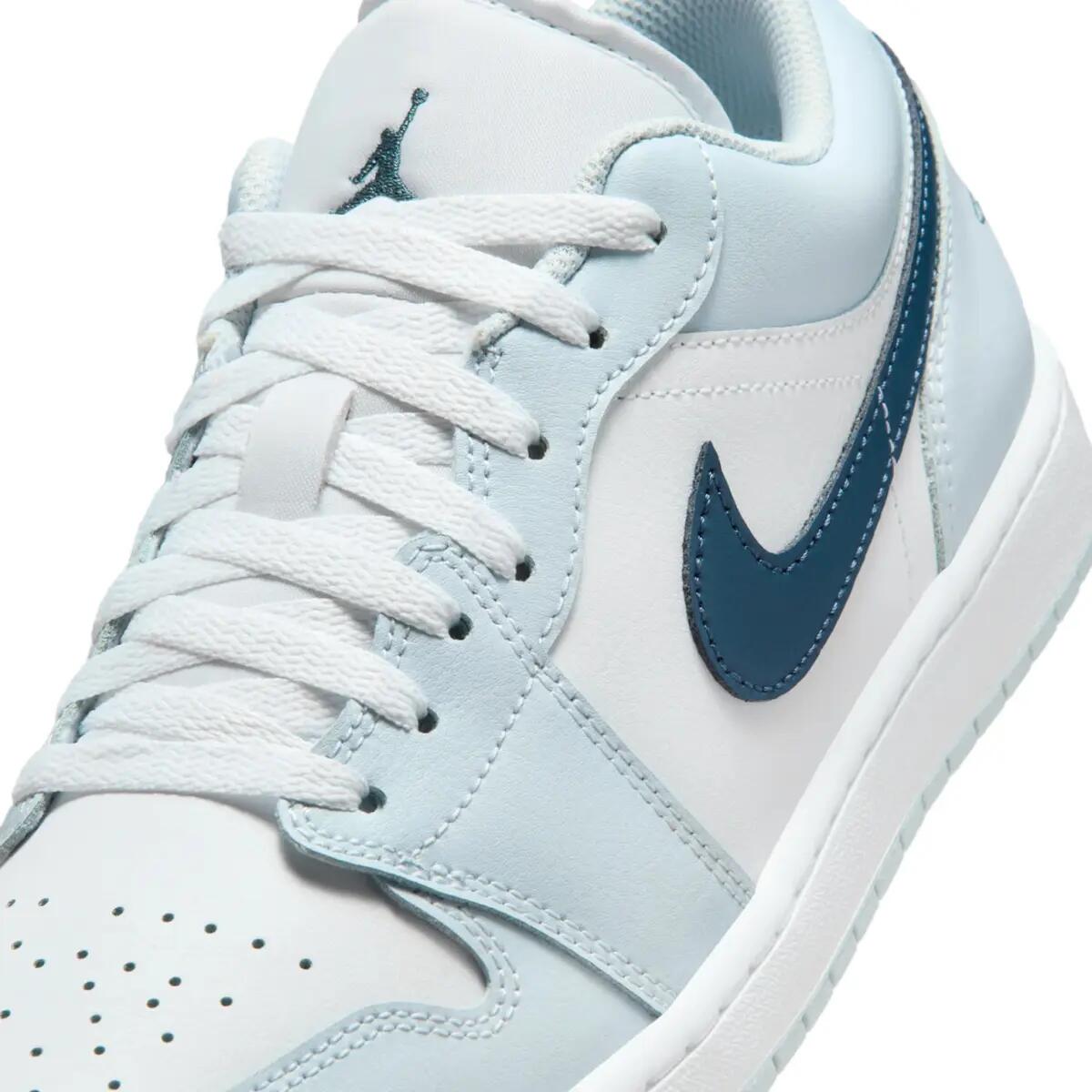 Jordan 1 Low Aura Squadron Blue 6/6