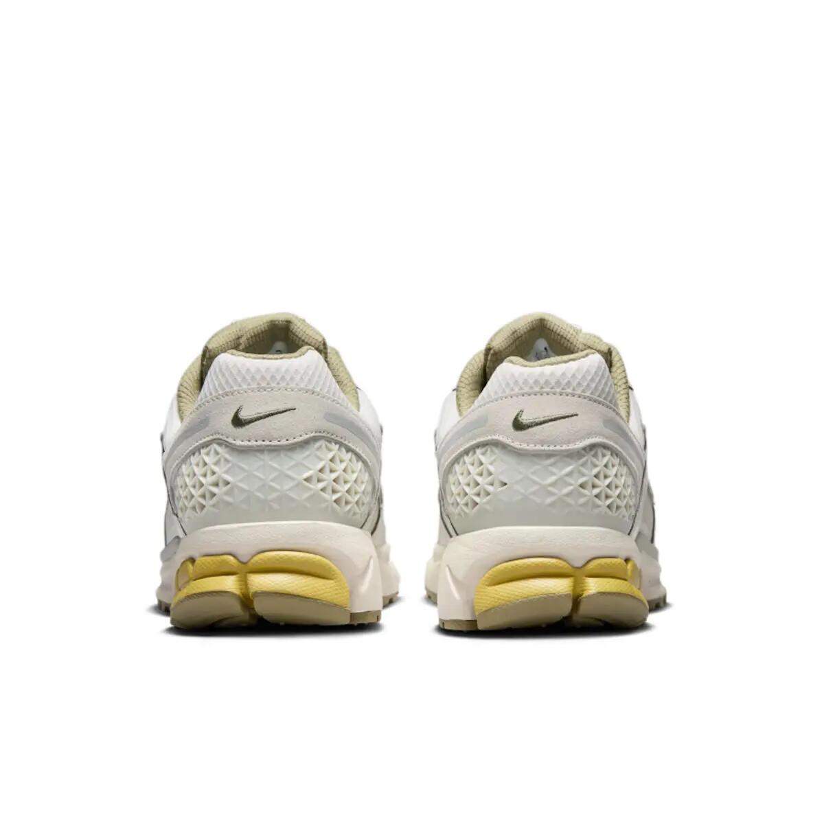 Zapatillas  Zoom Vomero 5 Light Bone Medium Olive 6/6