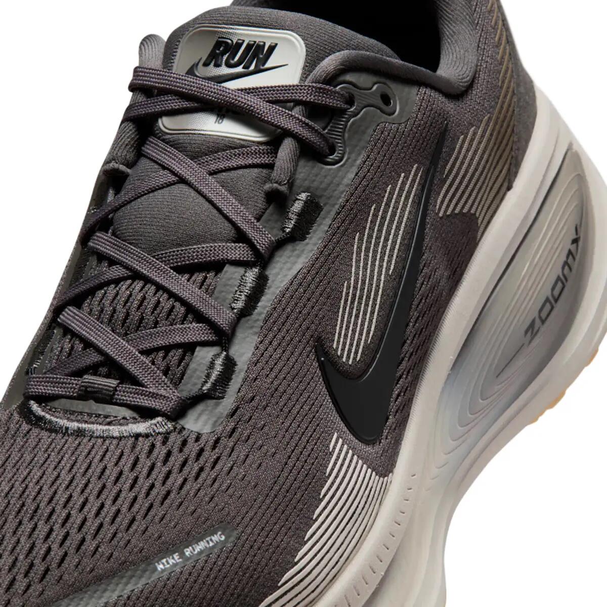 Zapatillas  Vomero 18 Medium Ash College Grey 6/6