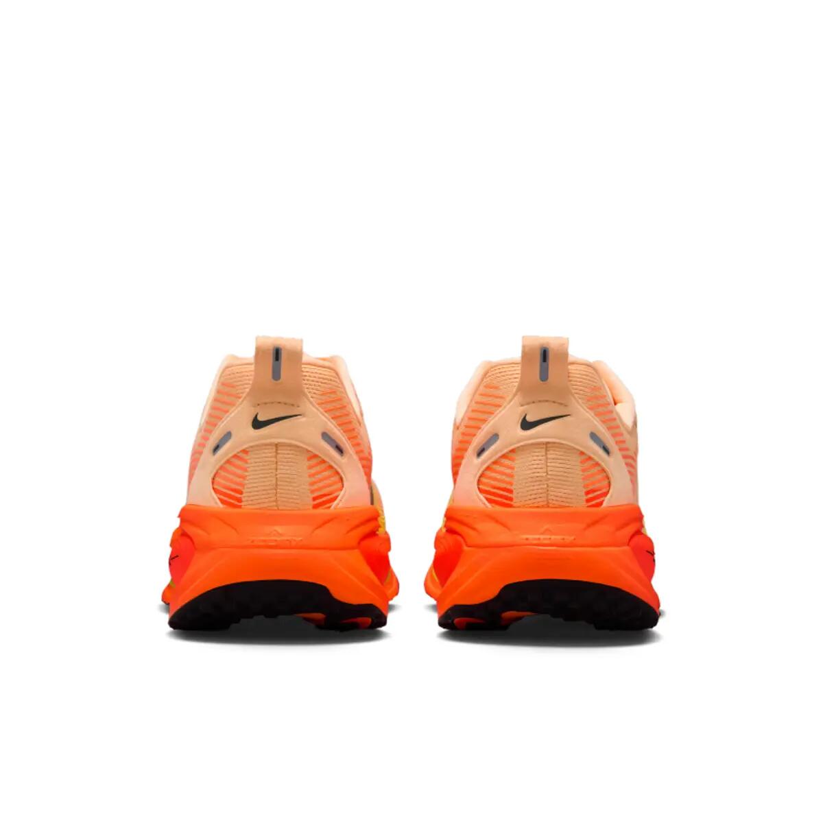 Chaussures  Vomero 18 Orange Chalk Black Volt 6/6