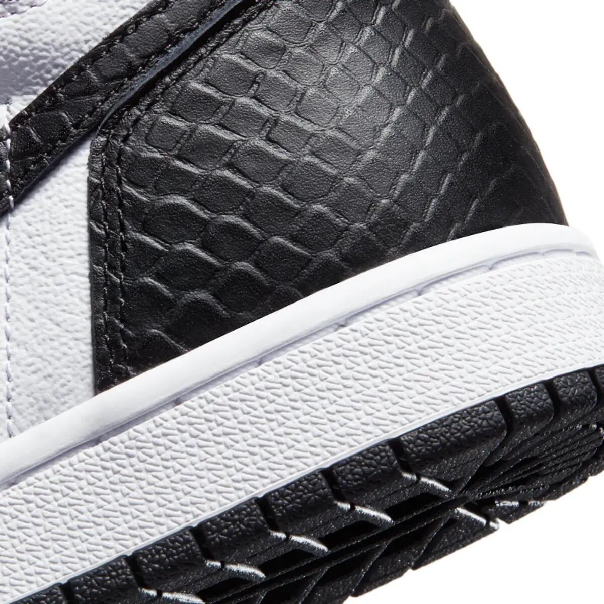 Schoenen  Air Jordan 1 Retro High Satin Snake Chicago 6/6