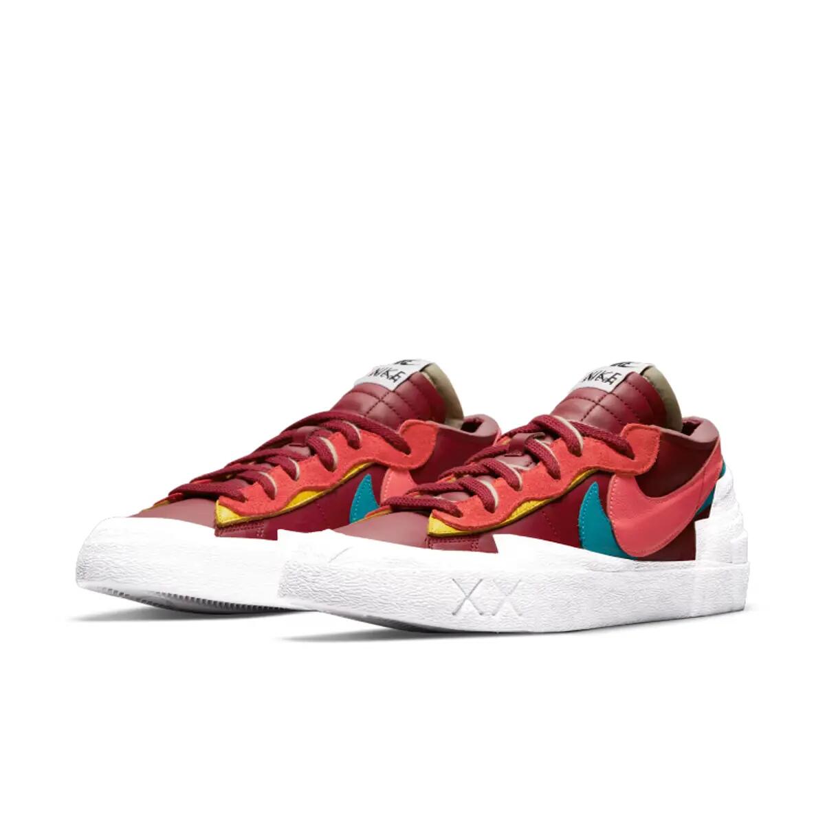 Sacai Blazer Low Kaws Red Blue 4/6
