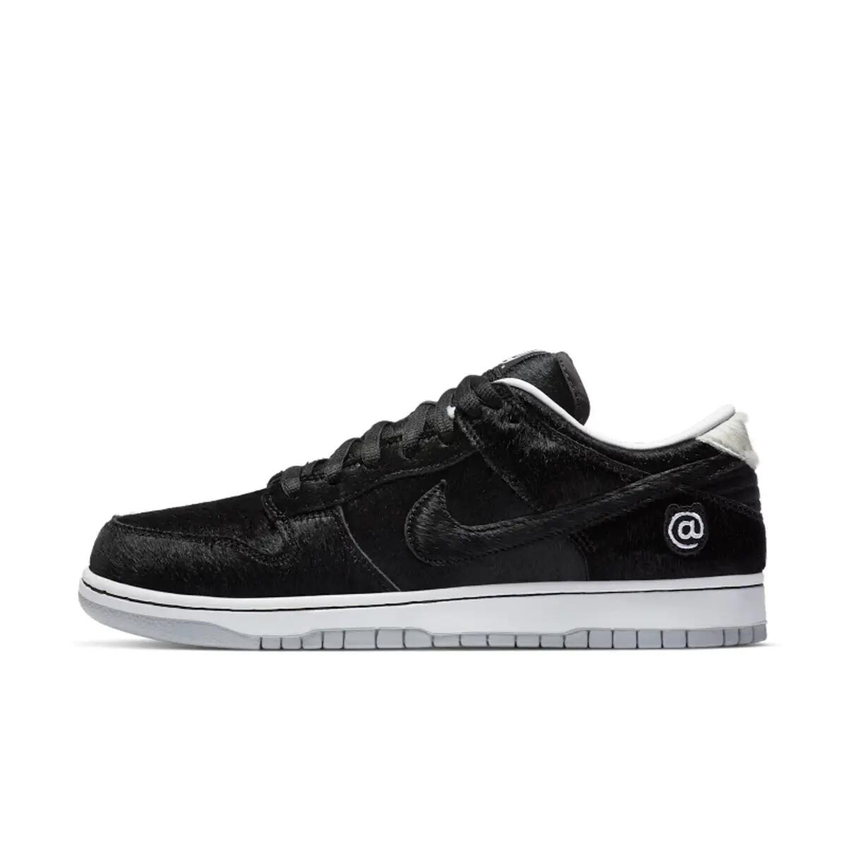 Nike SB Dunk Low Medicom Toy (2020) 3/6