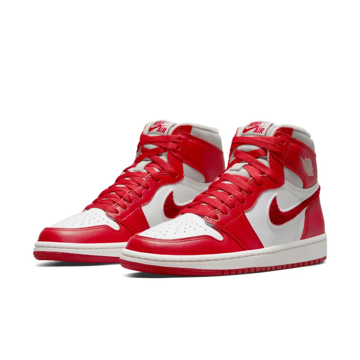 Schoenen  1 Retro High OG Varsity Red 5/6