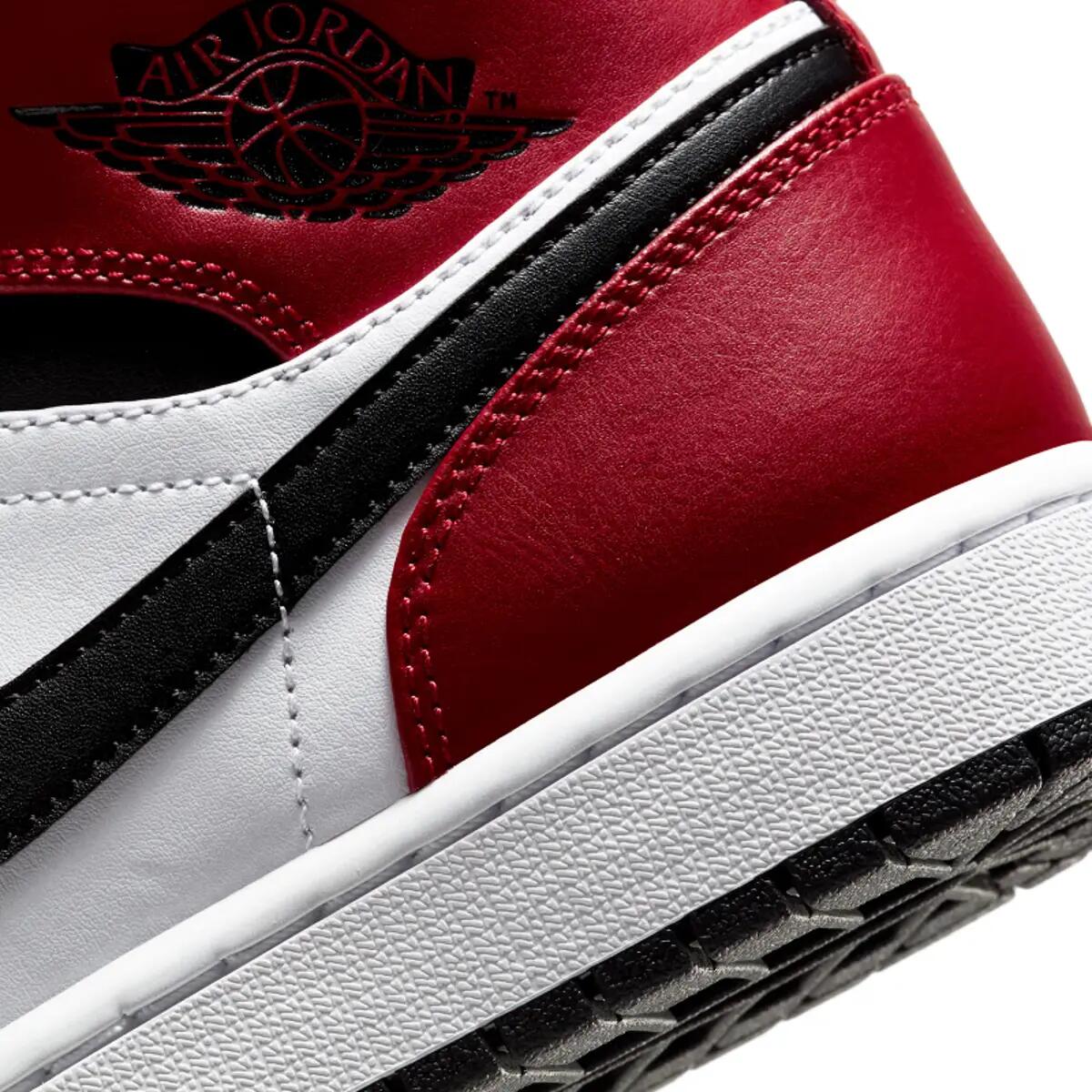 Chaussures  1 Mid Chicago Black Toe 6/6