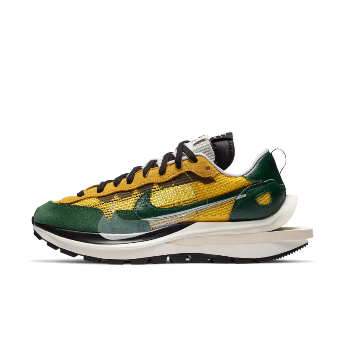 Nike Vaporwaffle sacai Tour Yellow Stadium Green 2/6