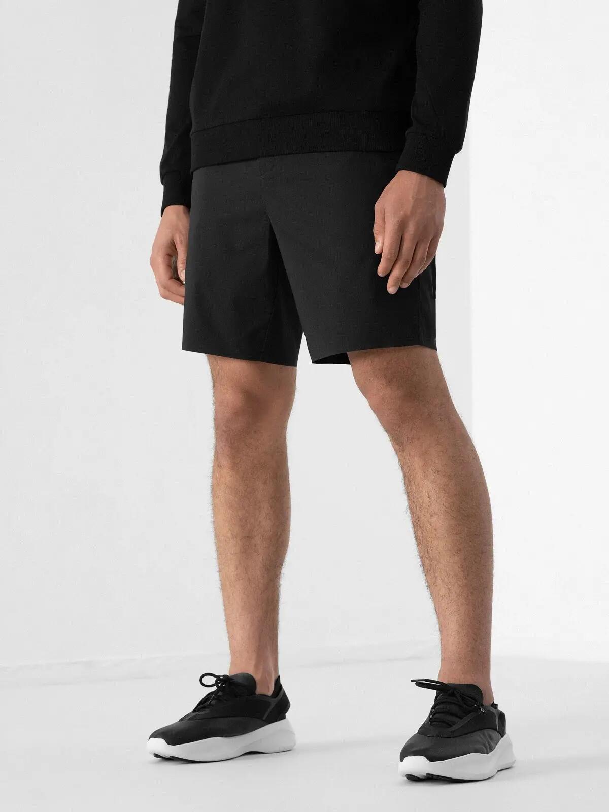 SPODENKI MĘSKIE CASUAL 4F LEWANDOWSKI RL9 TSHOM031   PRZED KOLANO KOLOR CZARNY 8/9