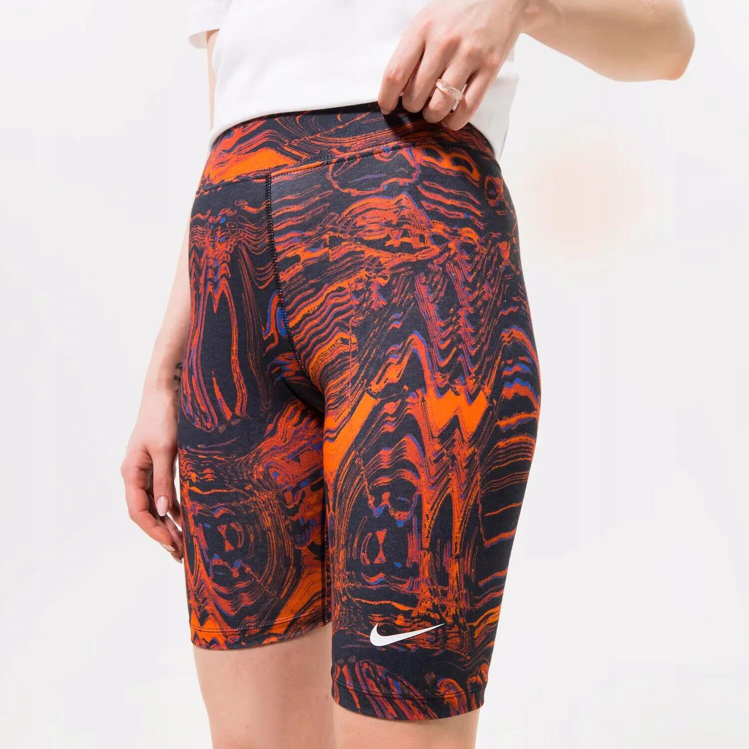 NIKE picture