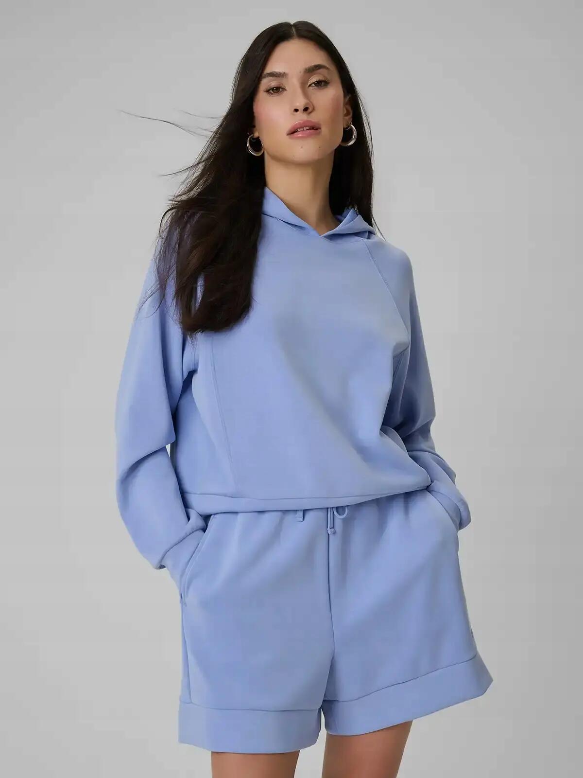 BLUZA DAMSKA 4F DRESOWA NIEROZPINANA Z KAPTUREM Z MODALEM KOLOR NIEBIESKI 9/12
