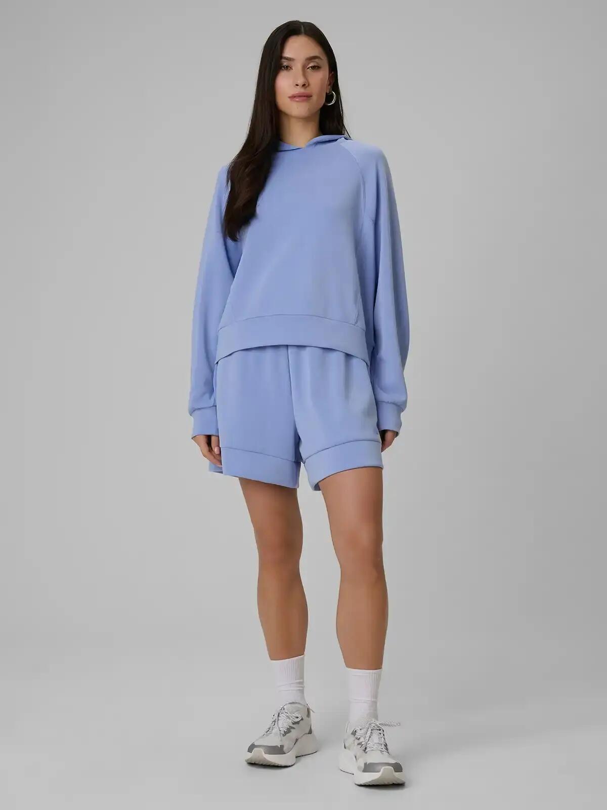 BLUZA DAMSKA 4F DRESOWA NIEROZPINANA Z KAPTUREM Z MODALEM KOLOR NIEBIESKI 8/12