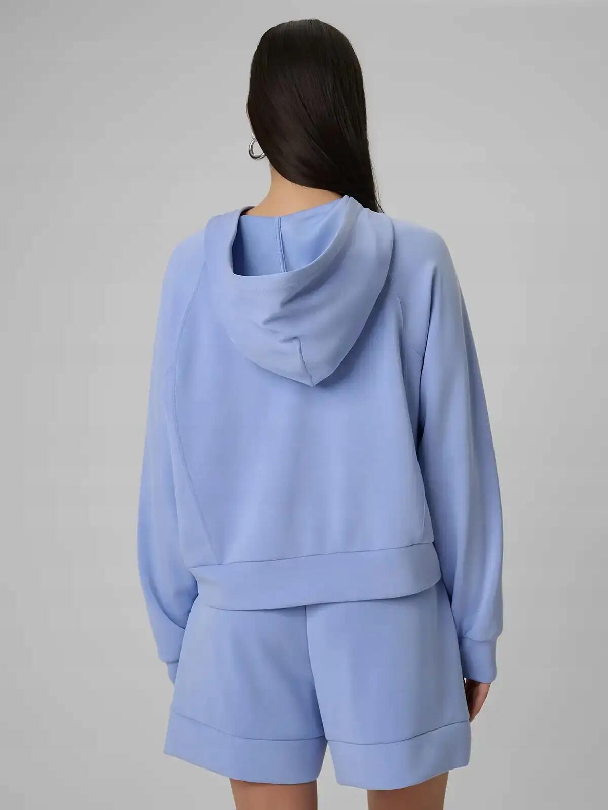 BLUZA DAMSKA 4F DRESOWA NIEROZPINANA Z KAPTUREM Z MODALEM KOLOR NIEBIESKI 7/12