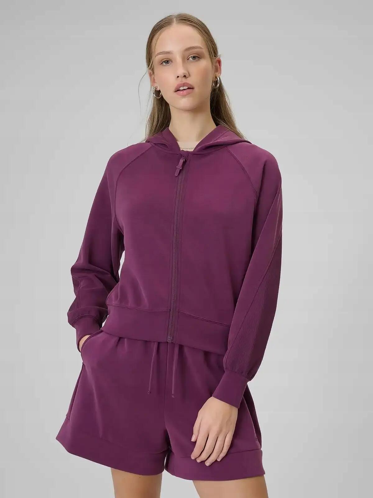 BLUZA DAMSKA DRESOWA 4F ROZPINANA Z KAPTUREM Z MODALEM KOLOR CZERWONY 9/12