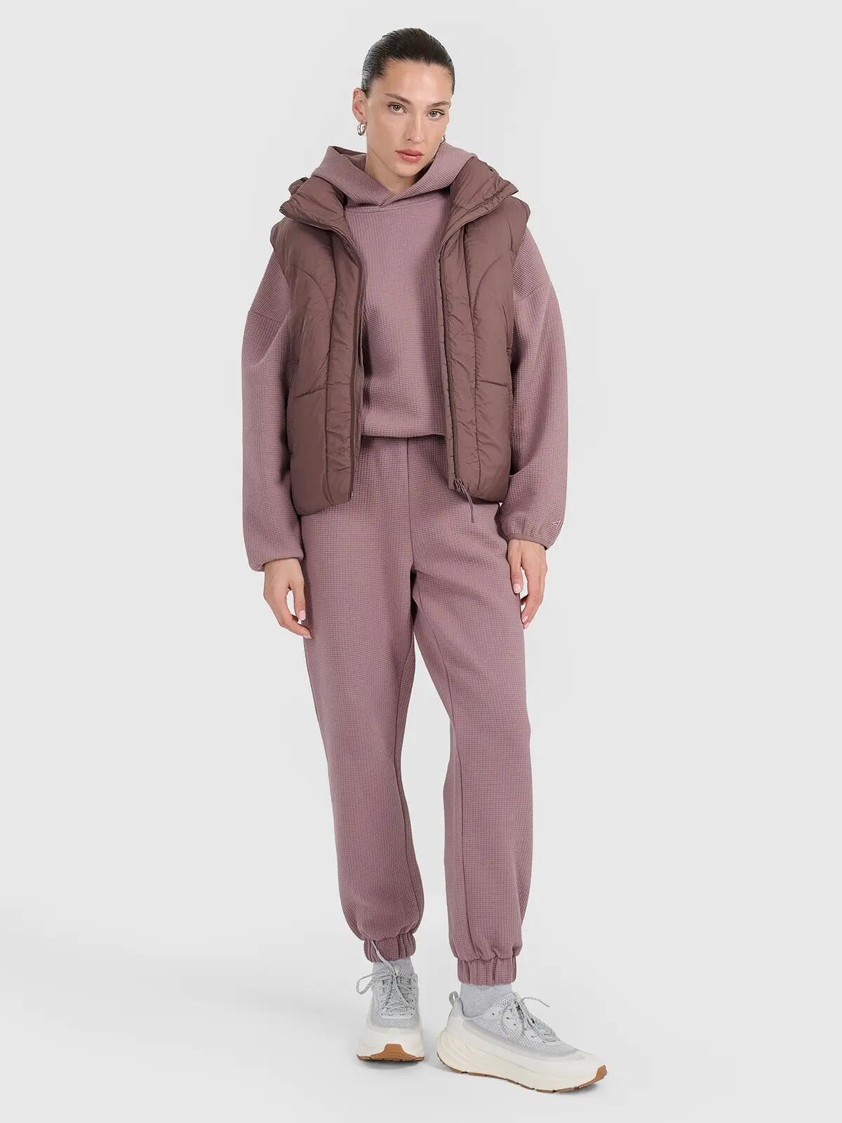 BLUZA DAMSKA DRESOWA 4F Z DZIANINY O SPLOCIE WAFLOWYM TSWSF1847  KOLOR BRĄZOWY 6/12