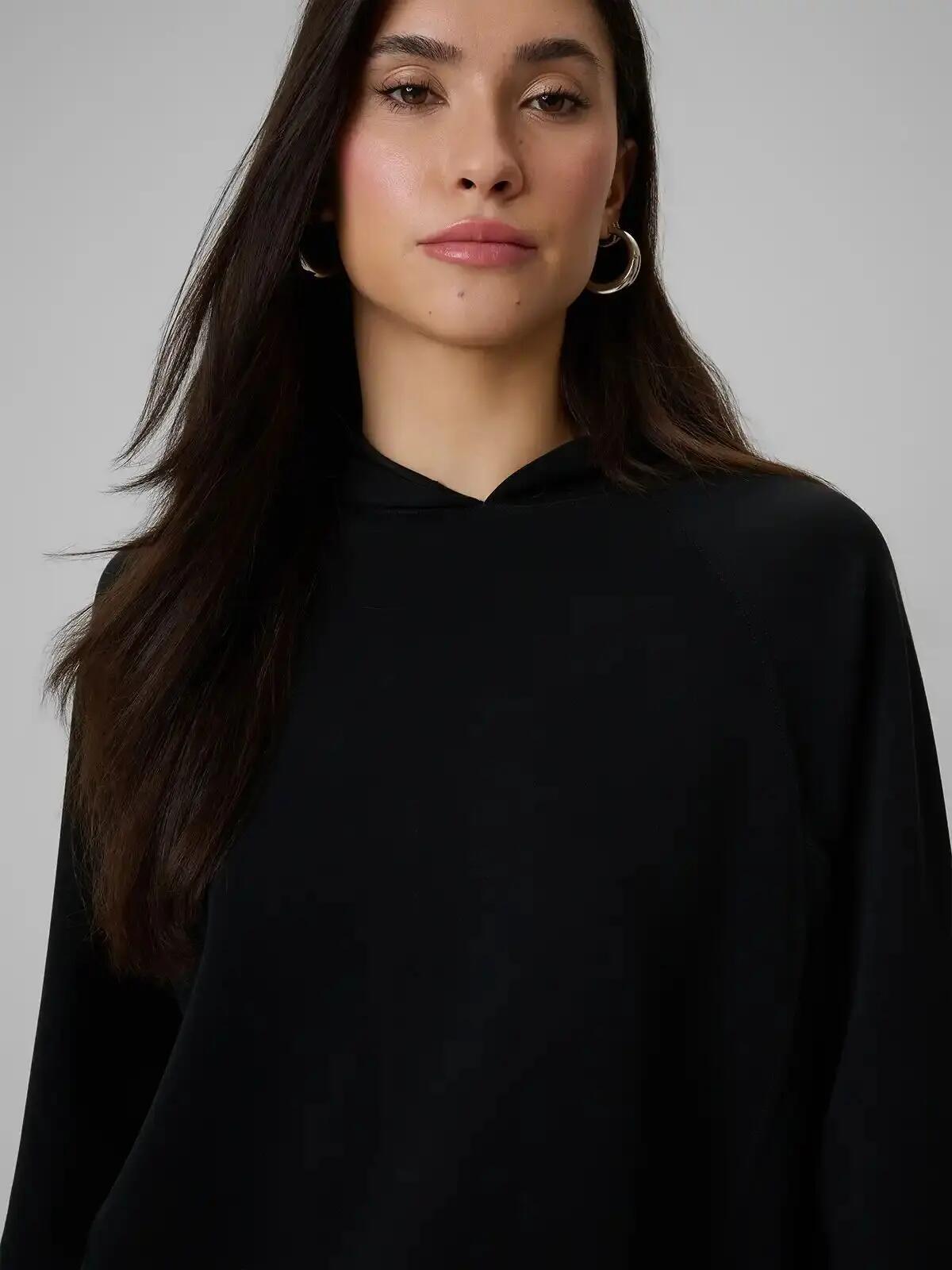 BLUZA DAMSKA 4F DRESOWA NIEROZPINANA Z KAPTUREM Z MODALEM KOLOR CZARNY 5/10