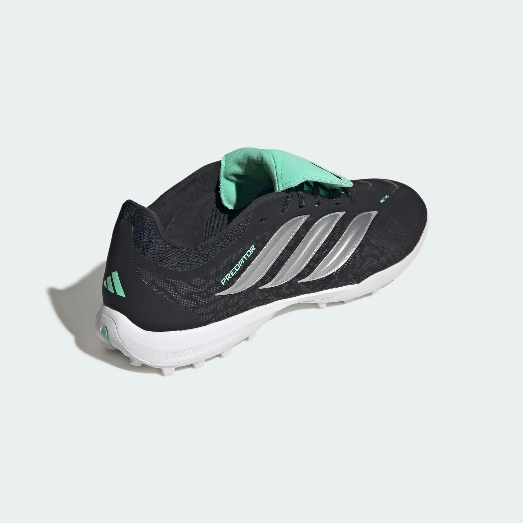 Buty piłkarskie z wywijanym językiem na sztuczną murawę Predator League 7/8