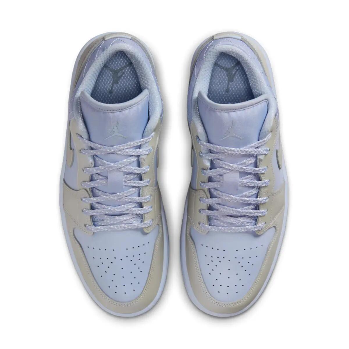 Jordan 1 Low SE Ghost Pearlized Quilt (Women's) 5/6