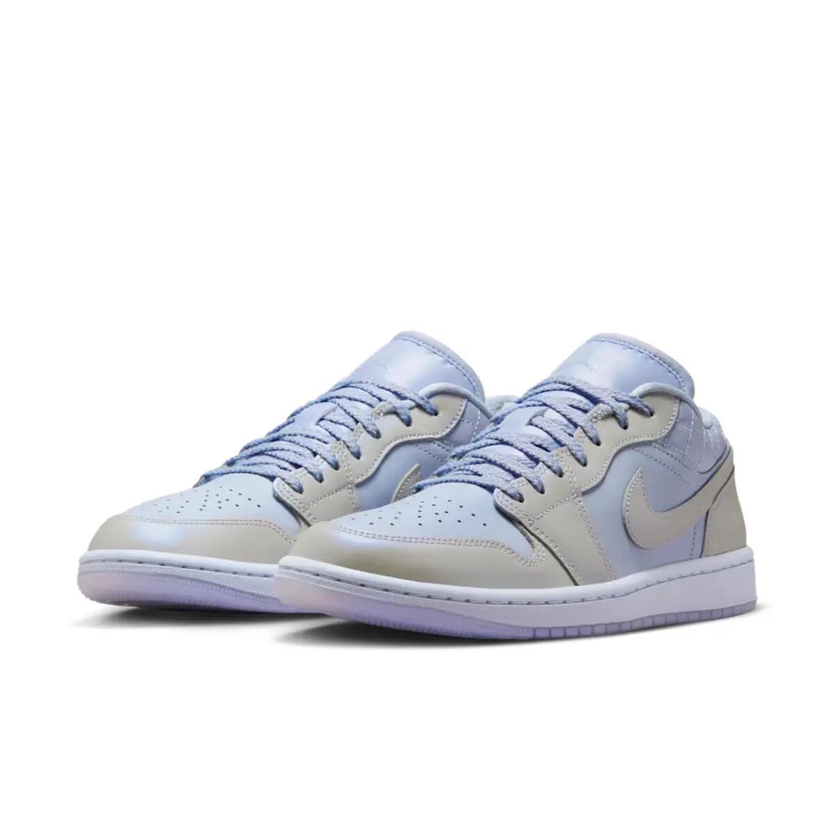 Jordan 1 Low SE Ghost Pearlized Quilt (Women's) 4/6