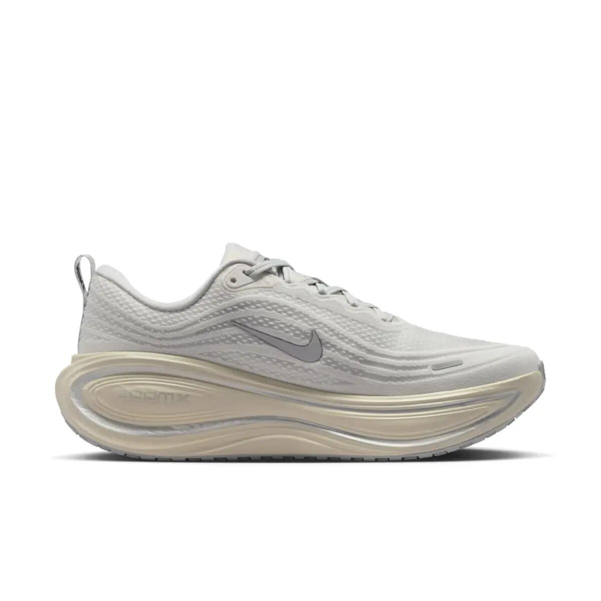 Nike Vomero Plus Running is Mental 3/6