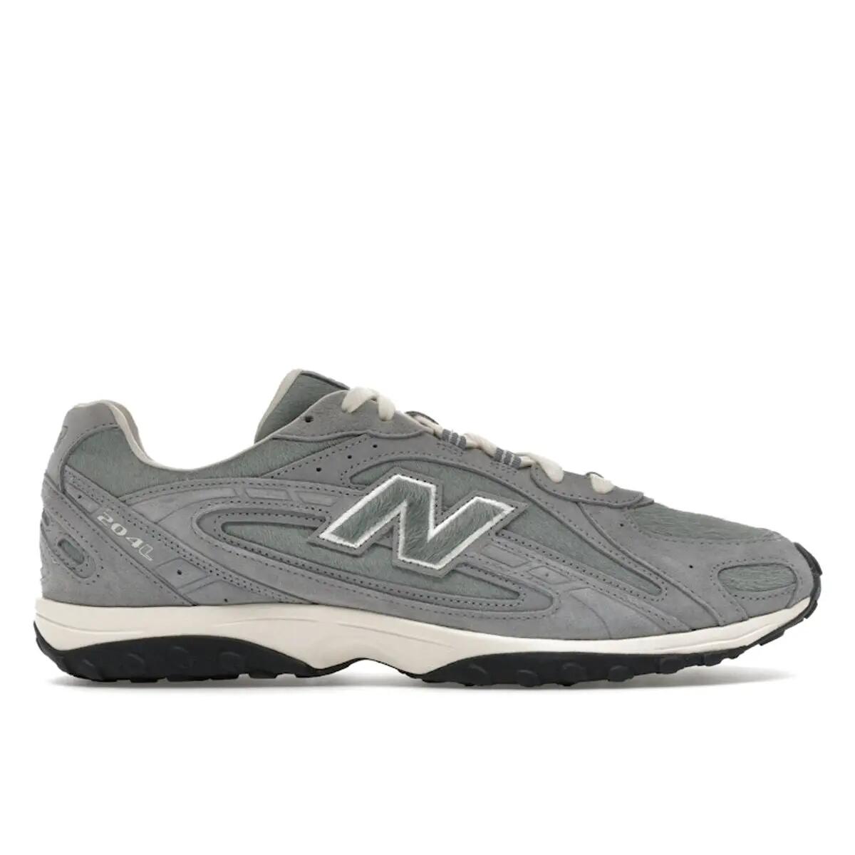 NEW BALANCE picture