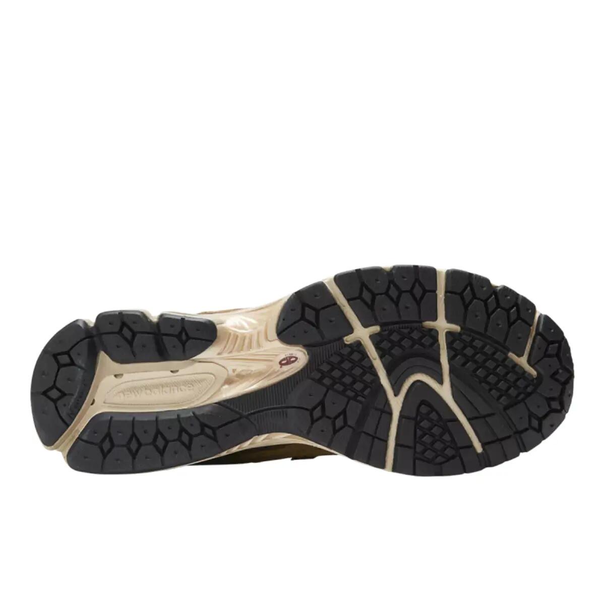 New Balance 2002R Protection Pack High Desert 5/6