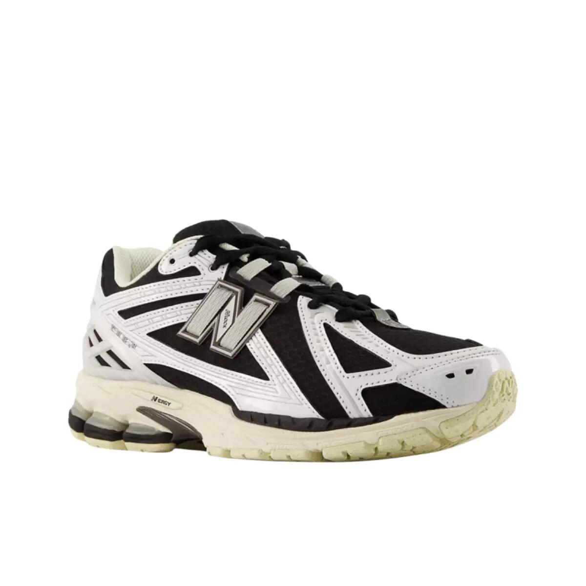 New Balance 1906R White Black Metallic 4/5