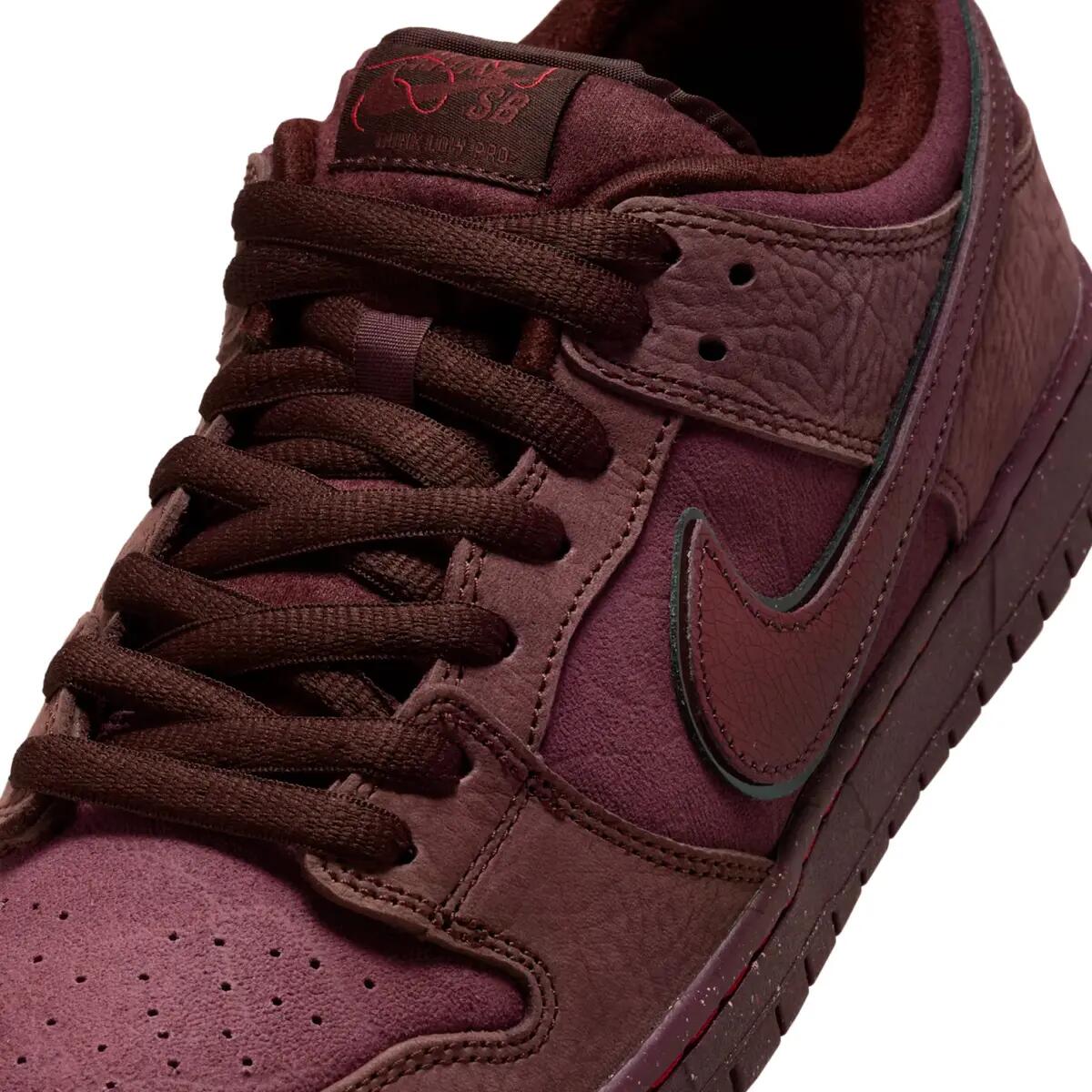 Nike SB Dunk Low City of Love Burgundy Crush 6/6