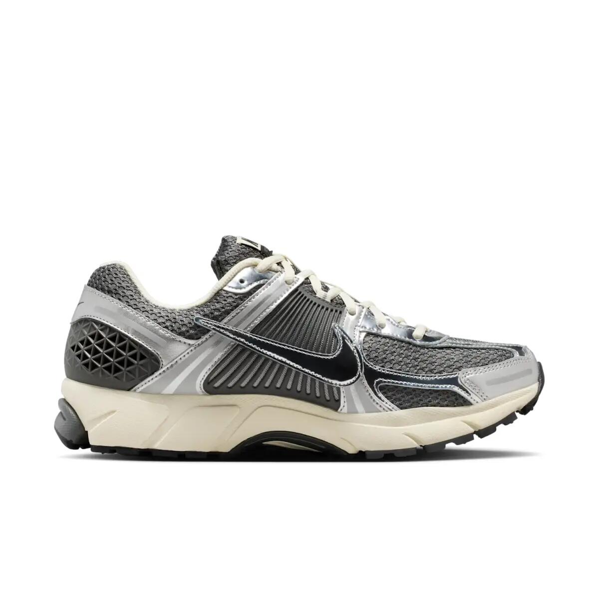 Nike Zoom Vomero 5 Iron Grey Chrome 2/6
