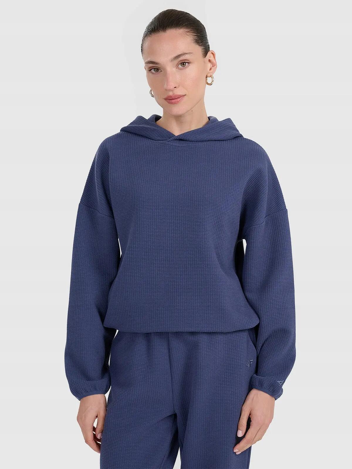 BLUZA DAMSKA DRESOWA 4F Z DZIANINY O SPLOCIE WAFLOWYM TSWSF1847 KOLOR NIEBIESKI