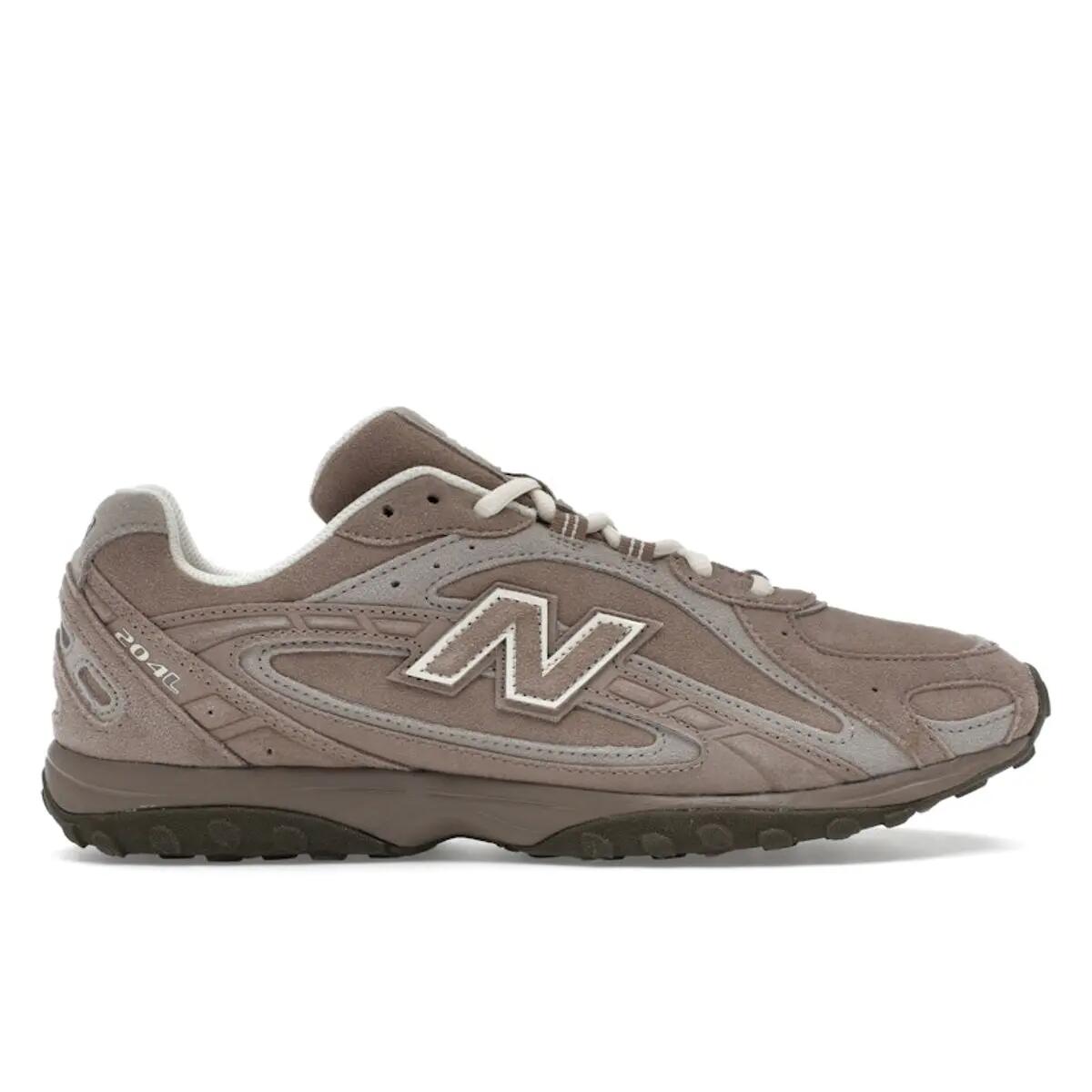 NEW BALANCE picture