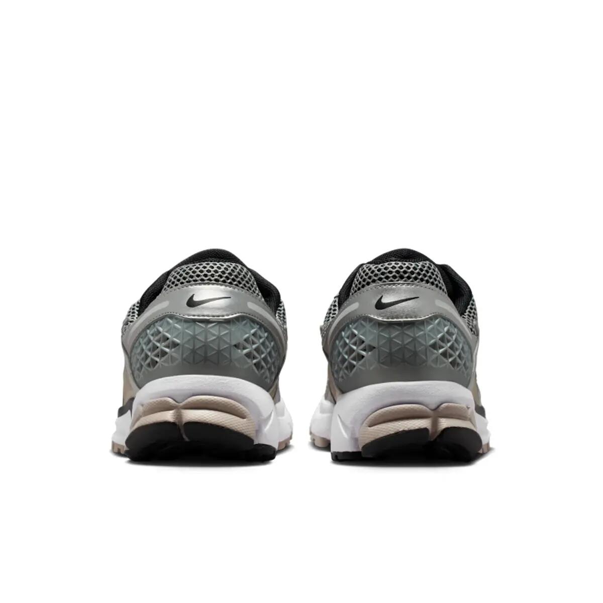 Nike Zoom Vomero 5 Metallic Silver College Grey 6/6
