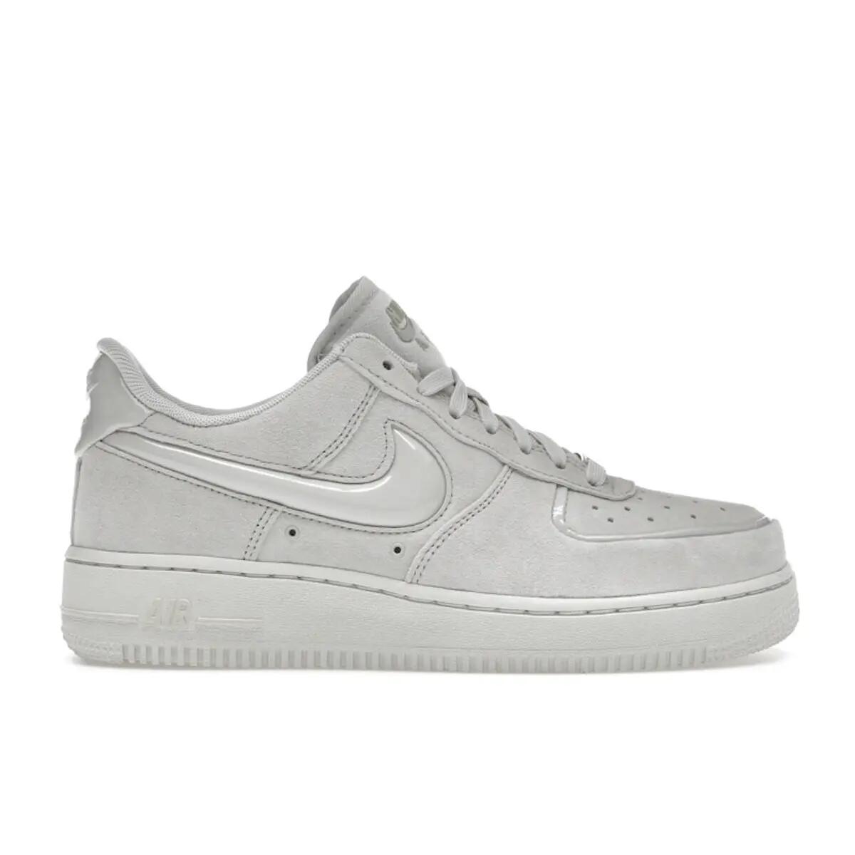 NIKE picture