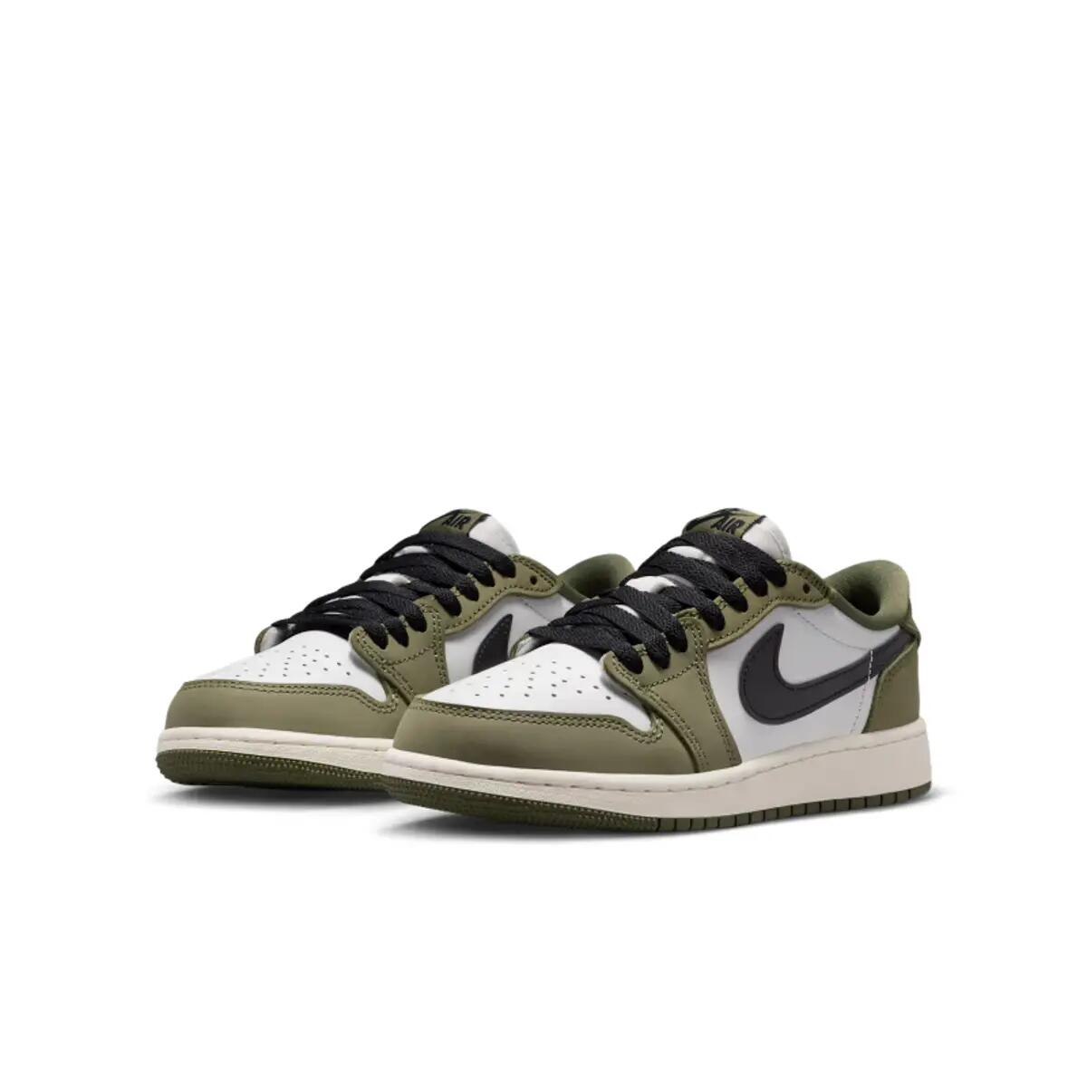 Air Jordan 1 Retro Low OG Medium Olive (GS) 5/6
