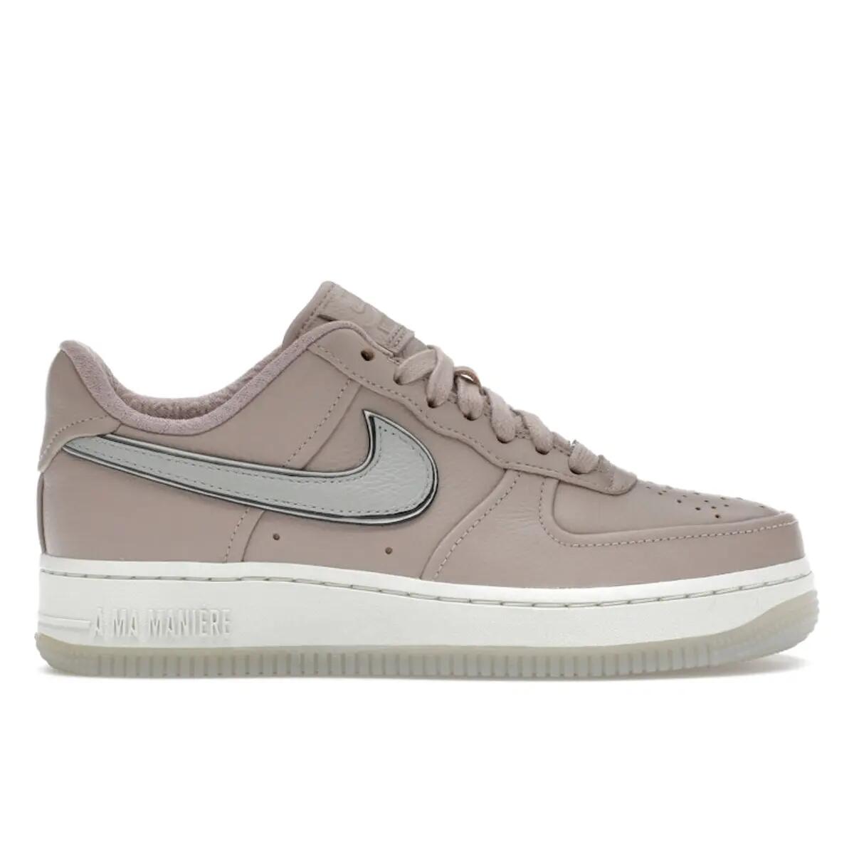NIKE picture