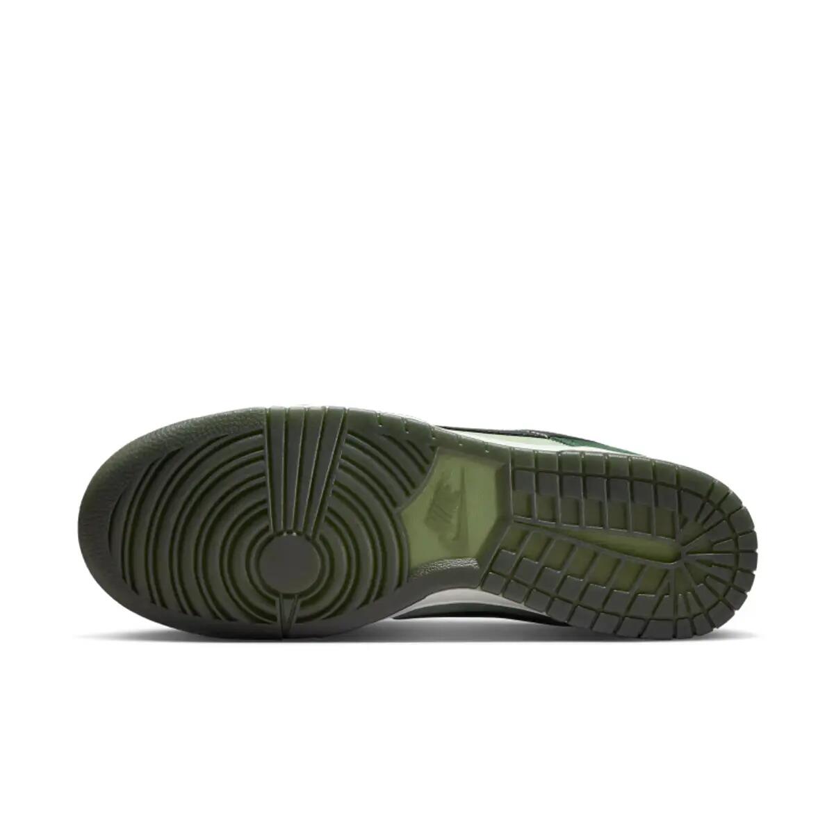 Nike Dunk Low Retro SE Jade Horizon Fir 2/6