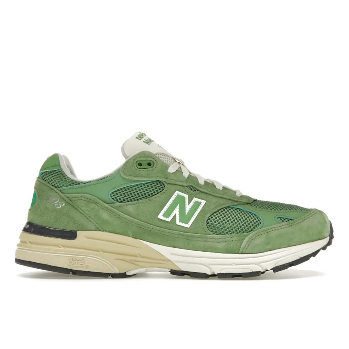 NEW BALANCE picture