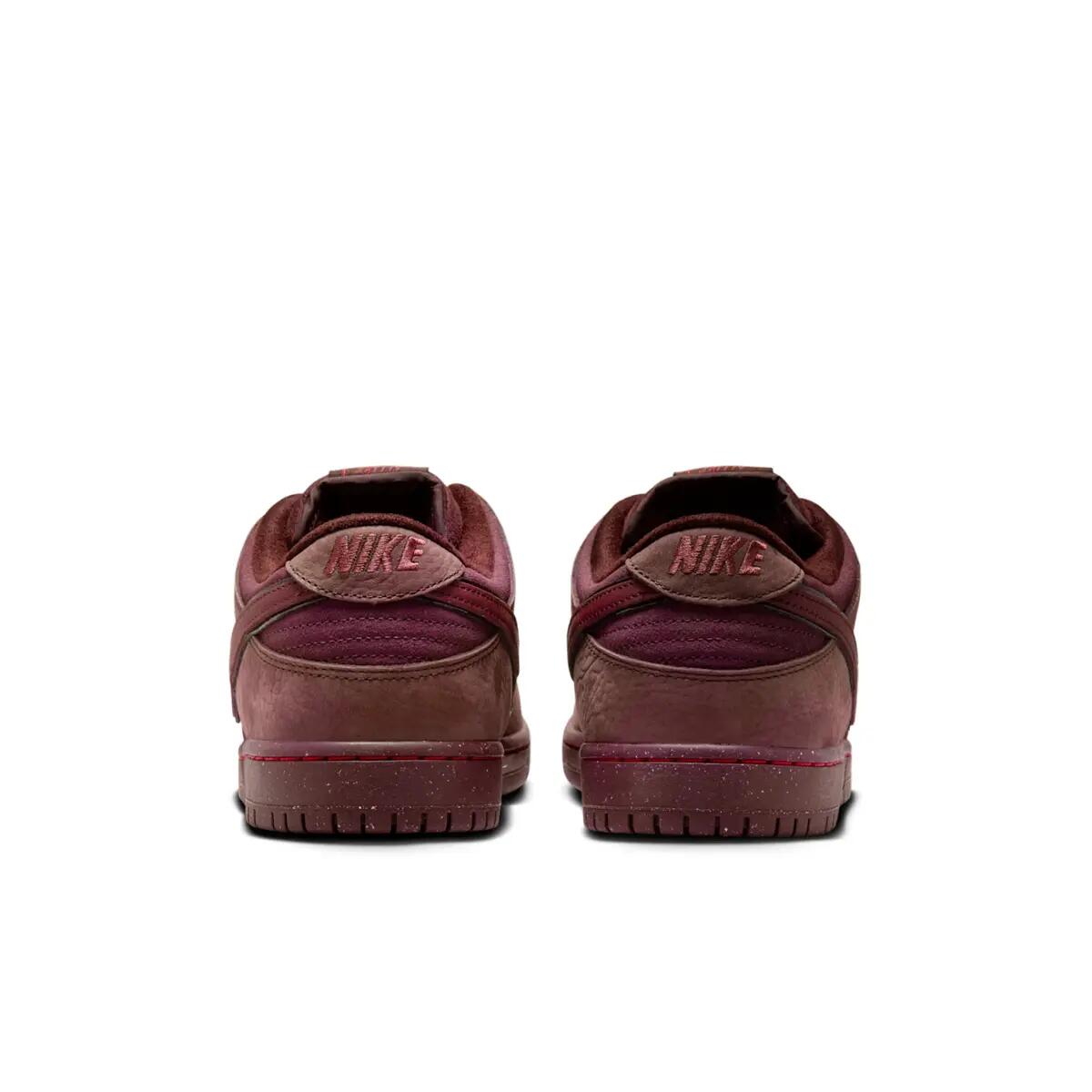 Nike SB Dunk Low City of Love Burgundy Crush 5/6