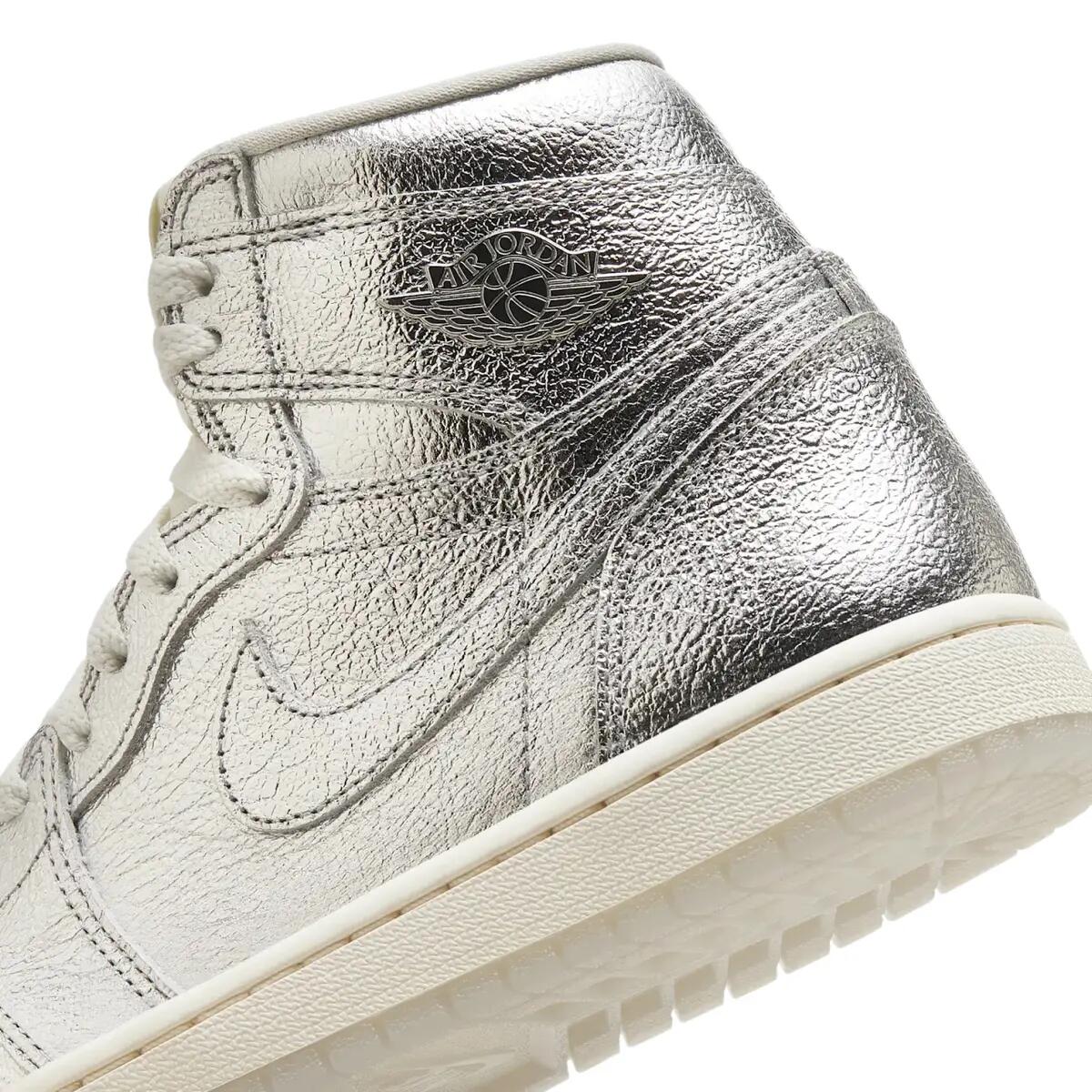 Jordan 1 Retro High OG Chrome (Women's) 6/6