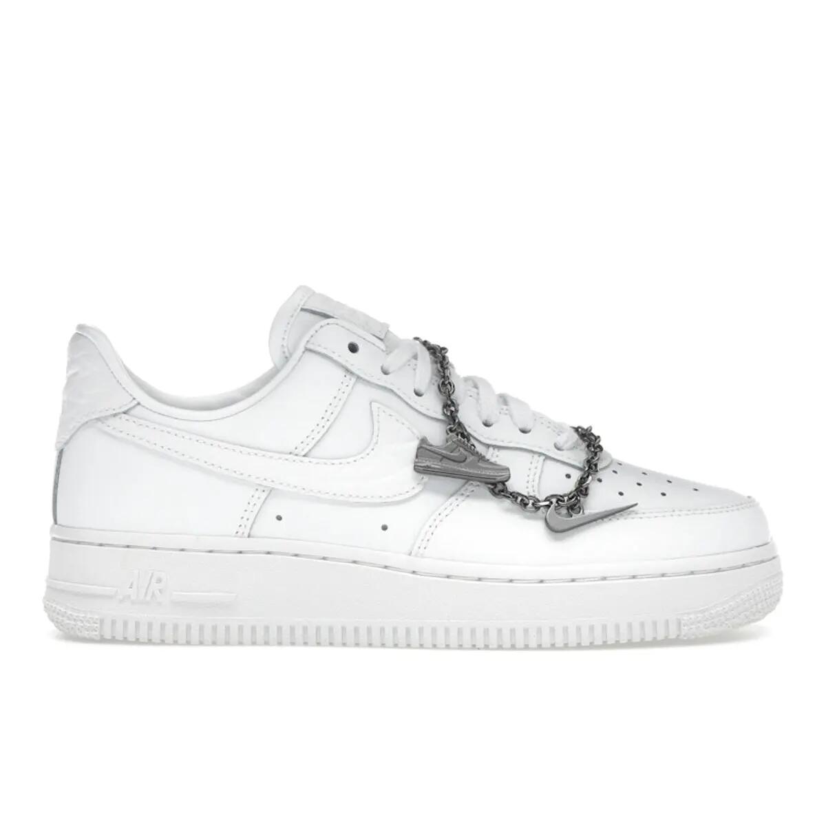NIKE picture