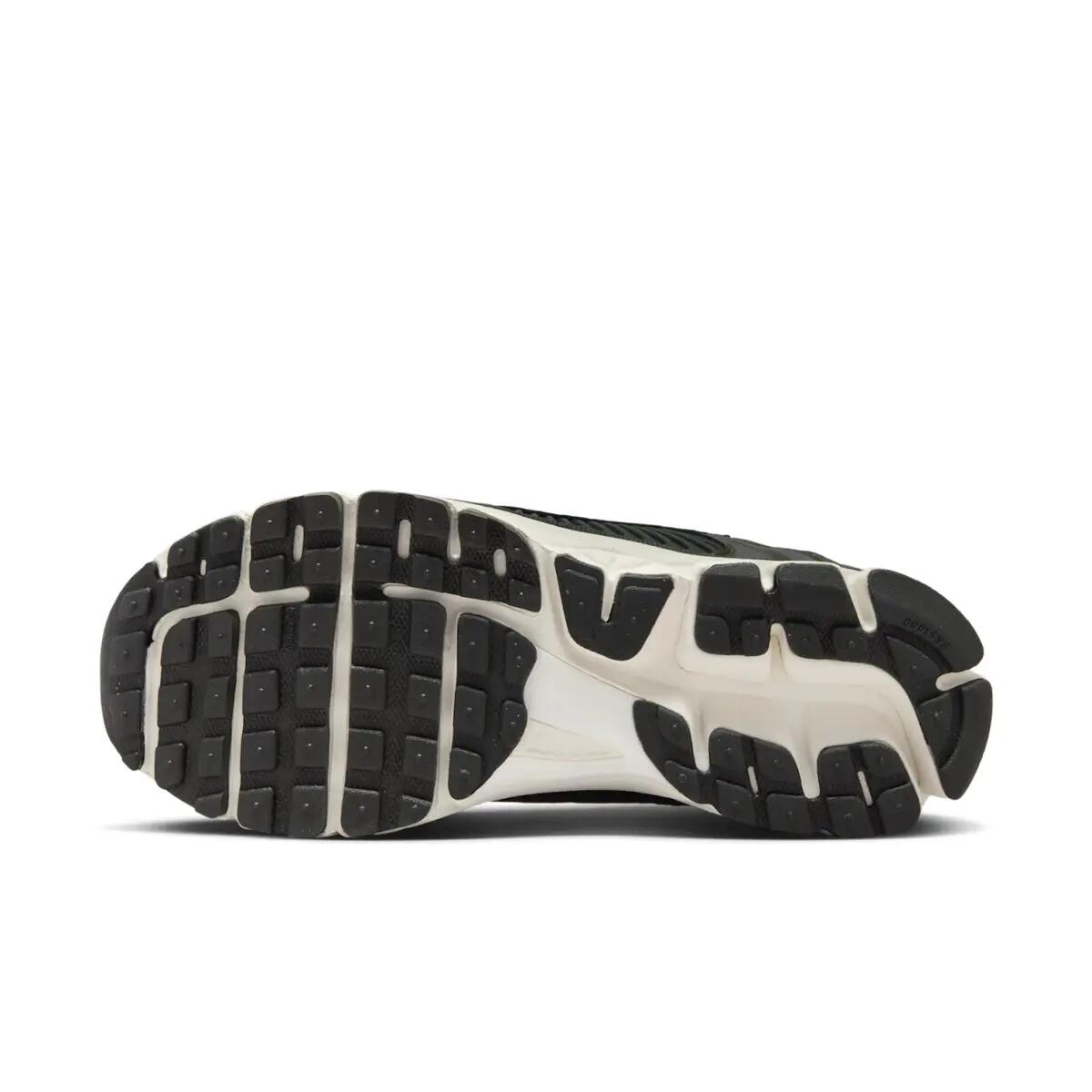 Nike Zoom Vomero 5 Sequoia (Women's) 5/6